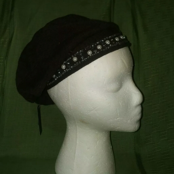 NEW Women's 100% Acrylic Hat with Rhinestones & a - Picture 4 of 7